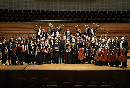 Ukrainisches Jugendsinfonieorchester mit Dirigentin Oksana Lyniv