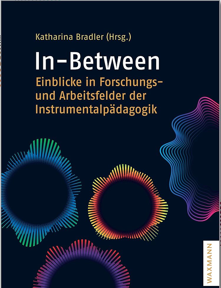 Cover: In-Between/Foto: Waxmann Verlag Buchcover der Publikation In-Between, to the current article