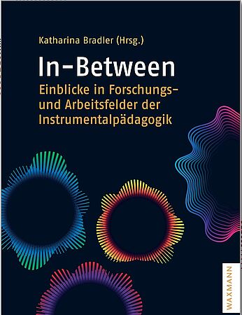 Cover: In-Between/Foto: Waxmann Verlag Buchcover der Publikation In-Between