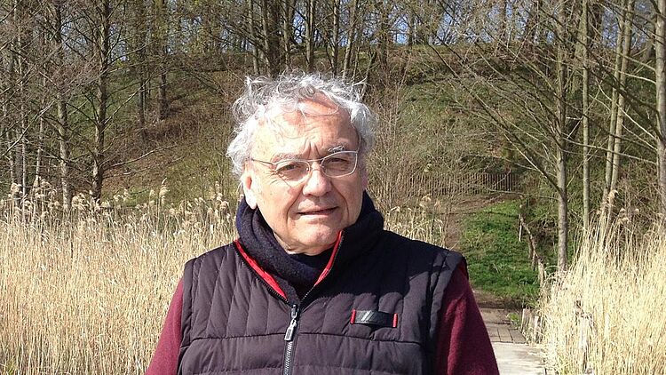 Walter Zimmermann im Wald, to the current article