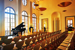 Ein Saal des C. Bechstein Centrums Dresden von innen