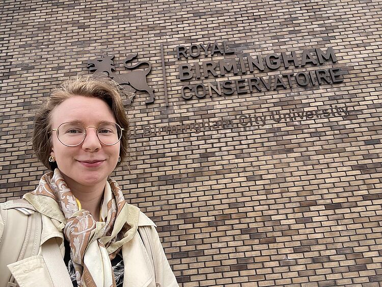 Das Logo des Royal Birmingham Conservatoire auf einer Mauer, zum Aktuelles-Beitrag