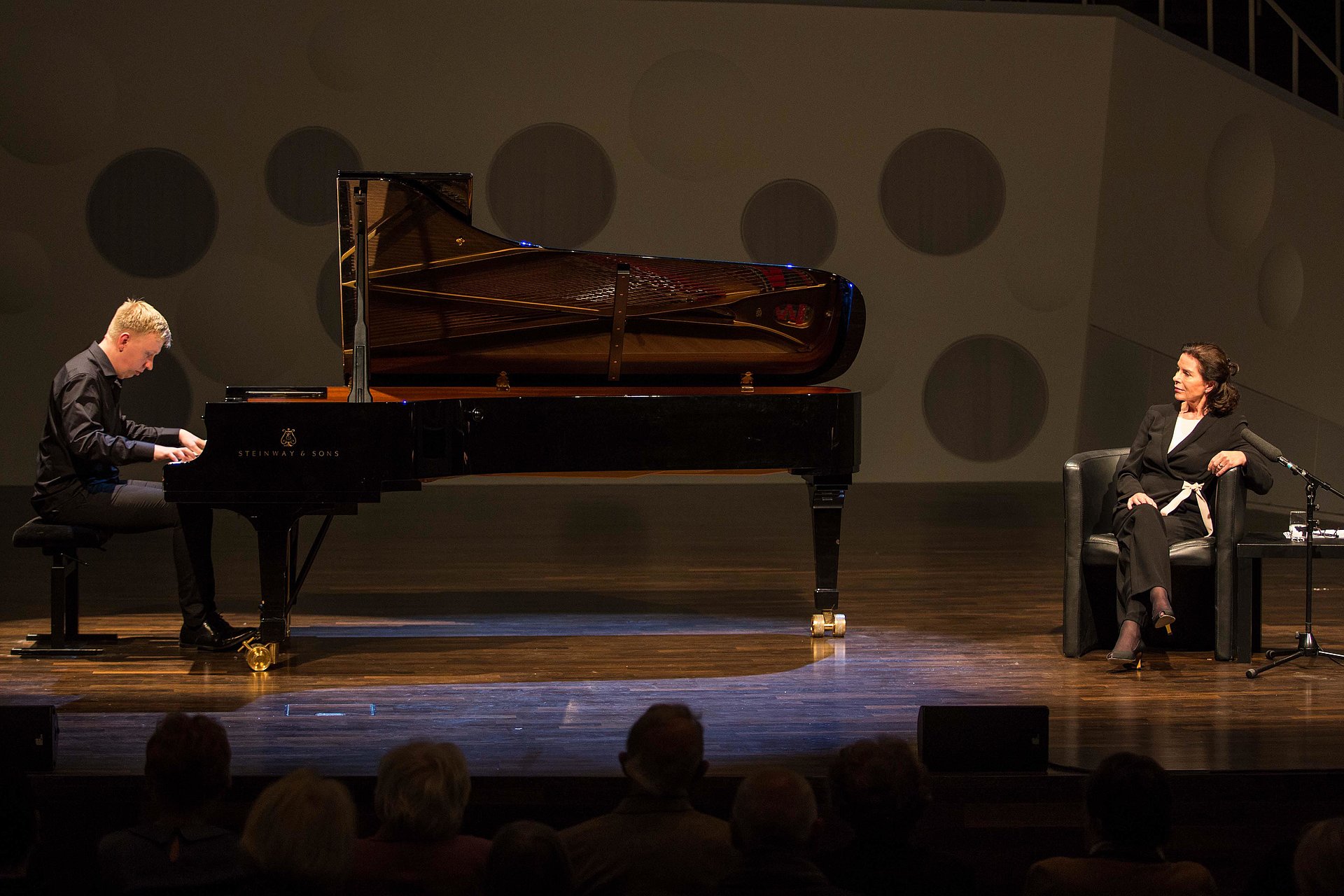 Musikalisch-Literarischer Abend mit Gudrun Landgrebe (Lesung) und Svjatoslav Korolev (Klavier) (Foto: Ronny Waleska)