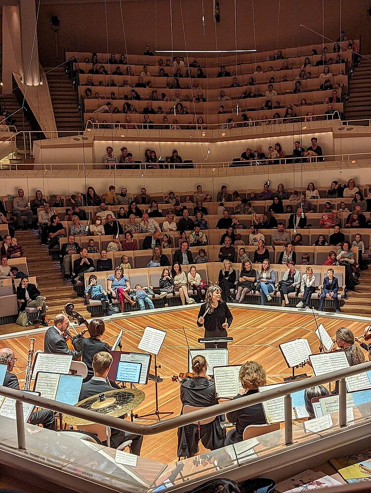 Sitali Dewan dirigiert Prokofjew im Kammermusiksaal der Berliner Philharmonie/Foto: privat