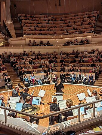 Sitali Dewan dirigiert Prokofjew im Kammermusiksaal der Berliner Philharmonie/Foto: privat