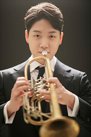 Jaeho Kwak spielt Trompete