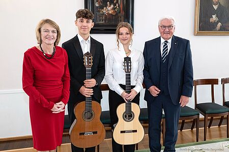 Gitarren-Studierende im Schloss Bellevue