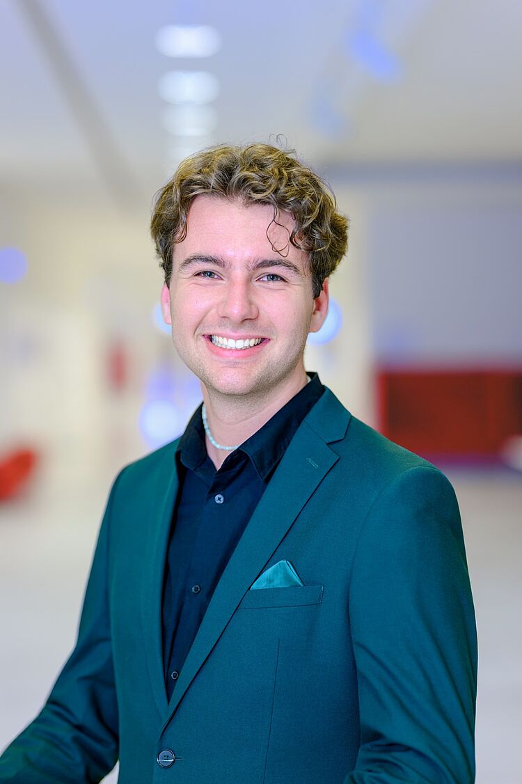 Leon Jonas Thieme/Foto: Norman Reichelt Portaitbild des Lehramtsstudenten Leon Jonas Thieme, zum Aktuelles-Beitrag