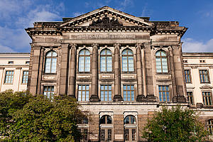 Gebäude der Hochschule für Musik Dresden von außen