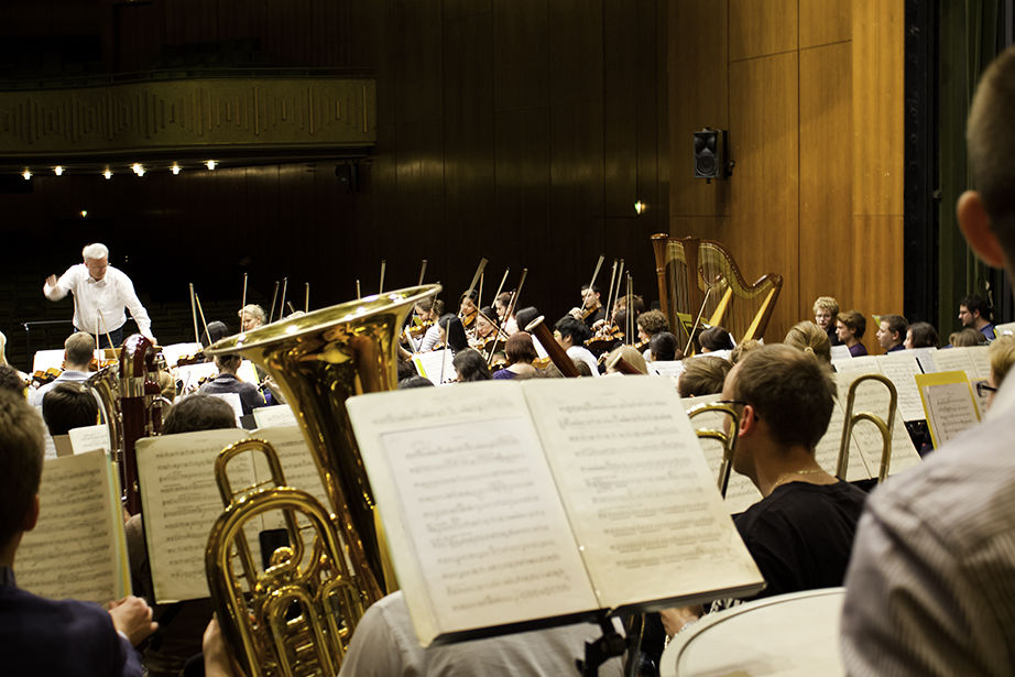 Probe des Hochschulsinfonieorchesters in der Stadthalle Bayreuth/Foto: Christian Hoffmann Probe des Hochschulsinfonieorchesters in der Stadthalle Bayreuth/Foto: Christian Hoffmann