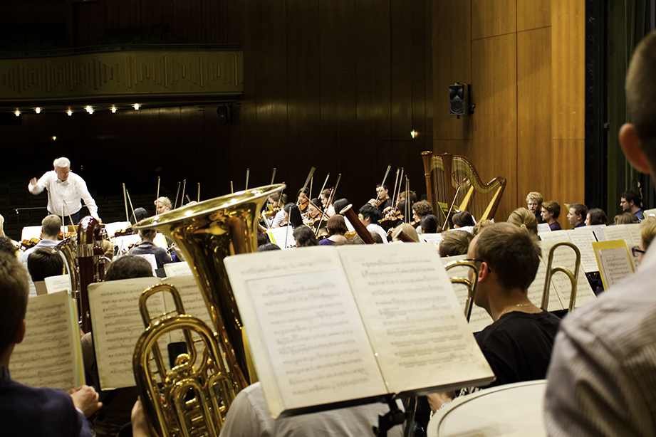 Probe des Hochschulsinfonieorchesters in der Stadthalle Bayreuth/Foto: Christian Hoffmann Probe des Hochschulsinfonieorchesters in der Stadthalle Bayreuth/Foto: Christian Hoffmann