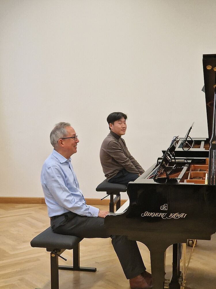 2023: Meisterkurs Klavier mit Prof. William Fong (l., Royal Academy London)