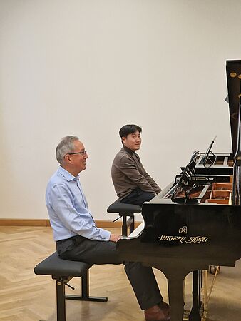 2023: Meisterkurs Klavier mit Prof. William Fong (l., Royal Academy London)