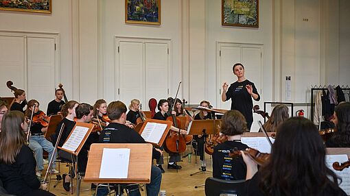 Ukrainisches Jugendsinfonieorchester probt mit Oksana Lyniv im Kleinen Saal