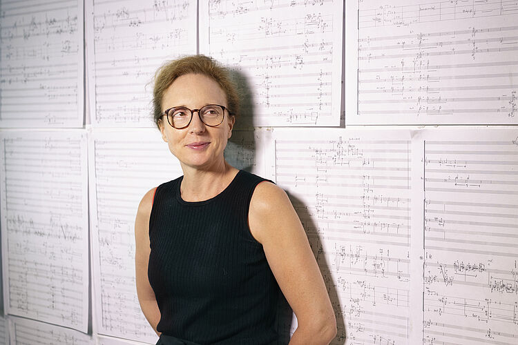 Rebecca Saunders, to the current article