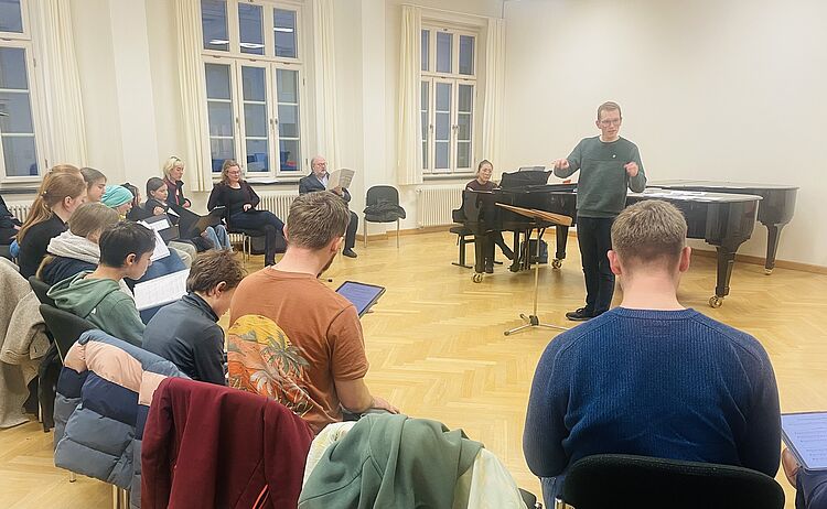 Workshop mit Thomas Buchholz zum Thema Schulchor-Dirigieren/Foto: privat