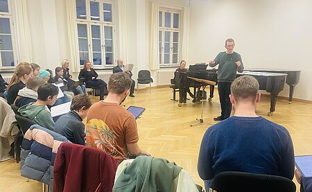 Workshop mit Thomas Buchholz zum Thema Schulchor-Dirigieren/Foto: privat