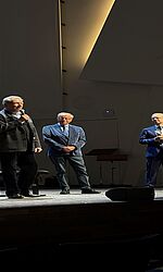 Förderer des Ensemblewettbewerbs 2025: Wolfgang Schaller, Vorsitzender des Fördervereins der HfM Dresden (links) und Peter Schmidt (Mitte) Rede des Vorsitzender des Fördervereins der HfM Dresden Wolfgang Schaller