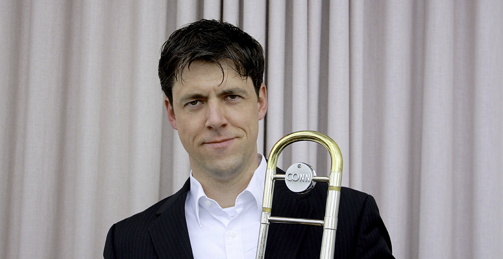 Prof. Simon Harrer, Leiter des hfmdd jazz orchestra/Foto: privat