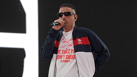 Rapper Aykut Anhan aka Haftbefehl/Foto: imago BOBO Haftbefehl beim Rappen