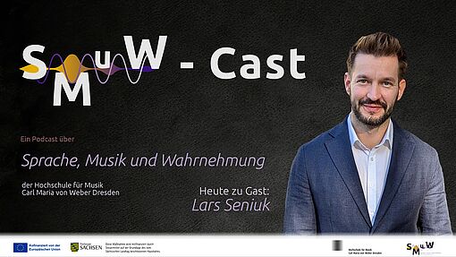 Porträt von Lars Seniuk neben dem Titel der Podcast-Folge