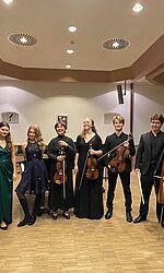 Das Ensemble von Chopin ohne Grenzen/Foto: Aleksandra Mikulska Ein Gruppenbild des Ensembles von Chopin ohne Grenzen