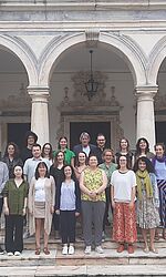 Gruppenbild der Promovierenden sowie der drei Leiterinnen und Leiter des Doctoral Student Forums