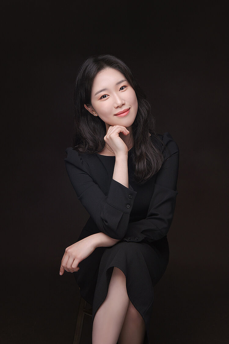 Portraitbild der Pianistin Sera Yang, zum Aktuelles-Beitrag