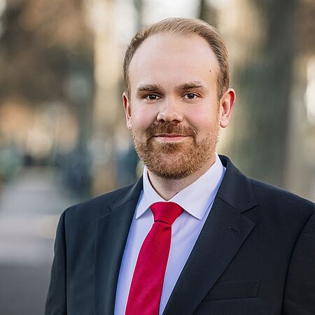 Portraitbild von Dr. Michael Schmischke