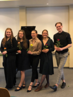 Musizieren auf dem Land, Weißwasser, 27.04.23: (v.l.n.r.) Anna Heiland, Luise Pippig, Alexandra Marie Schneider, Rosa Üregi, Maximilian Schwarze/Foto: Ine Kang