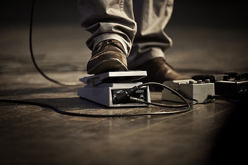 Fuß auf Effektpedal