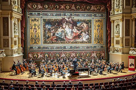 Hochschulsinfonieorchester in der Semperoper/Foto: Marcus Lieder