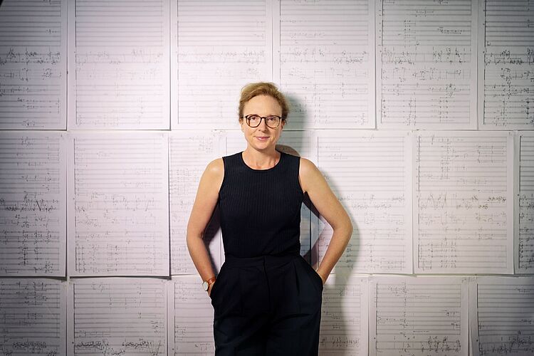Rebecca Saunders / Foto: Astrid Ackermann, to the current article