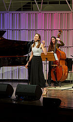 Ensemblewettbewerb 2021 Karoline Weidt Quartett: Mikołaj Suchanek (Klavier), Karoline Weidt (Gesang), Loreen Sima (Kontrabass), Valentin Steinle (Drums)/Foto: Sven Claus