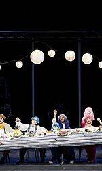 LA FINTA GIARDINIERA: Dahyun You (Sandrina), Max Hickl (Nardo), Alicja Bany (Ramira), Kyle Fearon Wilson (Podestá), Kurumi Sueyoshi (Arminda), Anna Eisenmann (Serpetta), Sangyun Ha (Belfiore)/Foto: Stephan Floss