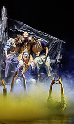 Premiere DUELL/Monteverdi: (v.l.n.r.) Oliver Cubb, Yeeun Yeo, Kyle Fearon-Wilson, Ju Young Mun (vorn)/Foto: Stephan Floss