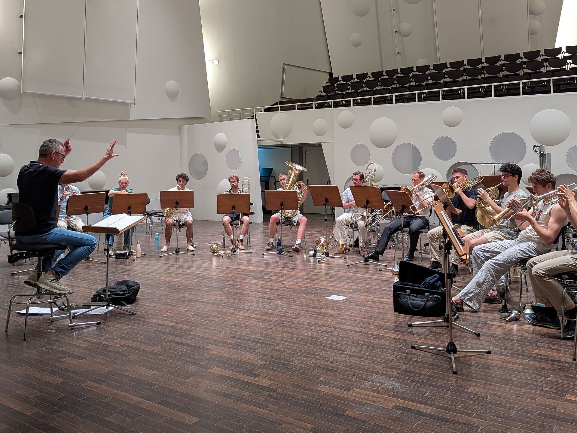 Meisterkurs mit Prof. Steven Verhaert/Foto: Stefanie Pilz Probe Blechblas-Ensemble im Konzertsaal