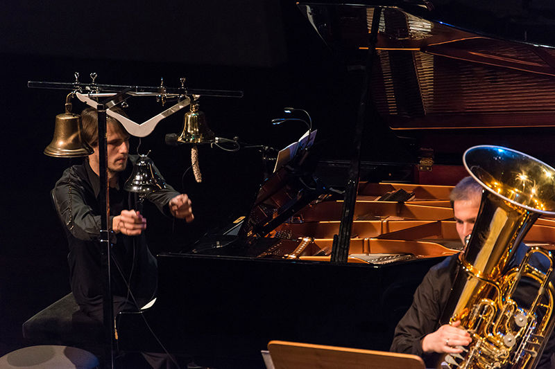 Zwei Musiker im Konzert/Foto: Marcus Lieder