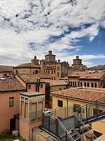 Franziska Lamers in Ferrara 2021/22 - Blick aus einem der Überäume auf das Schloss Castello Estense/Foto:Franziska Lamers