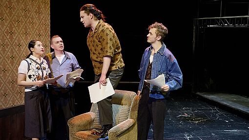 DIE WEISSE ROSE_B: (v.l.n.r.) Yejy Nam (Sophie Scholl), Mykola Piddubnyk (Willi Graf), Fabian Schulze (Hans Scholl), Fabian Werner (Schmorell)/Foto: Stephan Floss