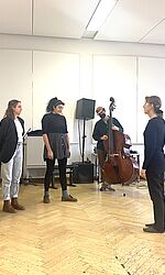 Jazz/Rock/Pop Gesangsstudierende im Workshop mit Lauren Newton/Foto: privat