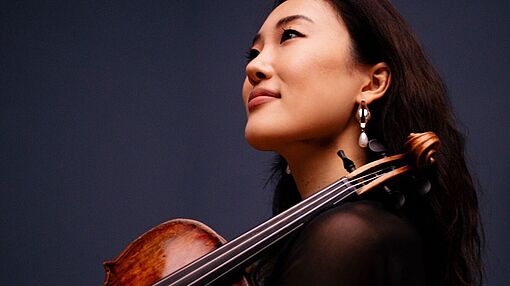Miha Zhu mit Violine