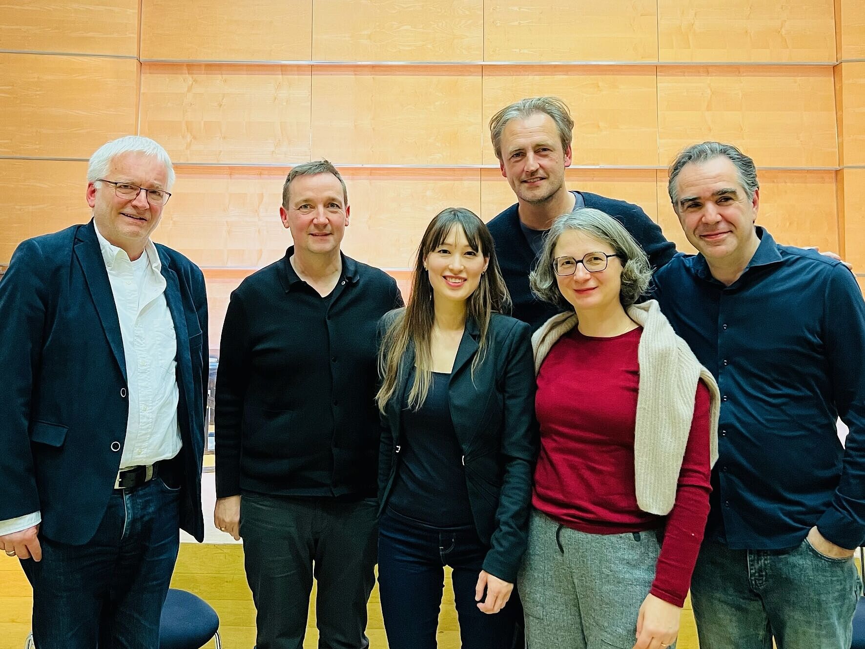 (v.l.n.r.) Prof. Ekkehard Klemm, Oliver Wille, Hellen Weiss, William Coleman, Jana Kuss, Mikayel Hakhnazaryan/Foto: privat Das Kuss Quartett zu Besuch an der HfM Dresden