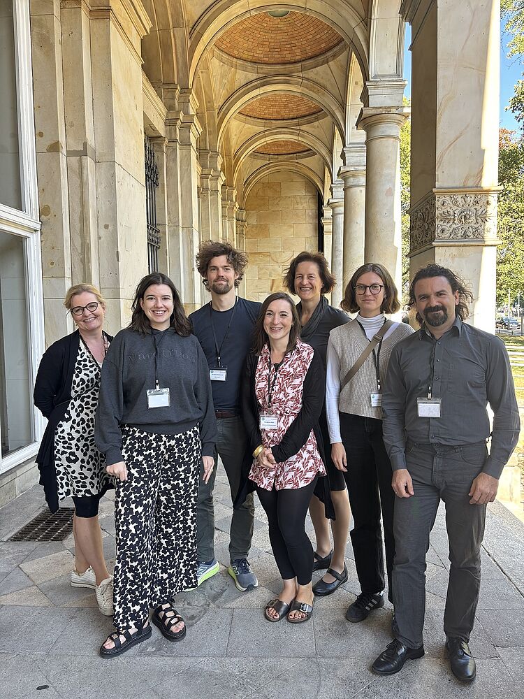 Forschungsteam "Sprache - Musik Wahrnehmung": v.l.n.r. Elke Kottmair, Luise Ebert, Anselm Vollprecht, Friederike Horn, Prof. Dr. Christin Werner, Leontine Bayer, Dr. Daniel Prantl/