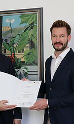 Übergabe der Ernennungsurkunde von Wissenschaftsstaatssekretär Dr. Andreas Handschuh an Prof. Lars Seniuk/FotoSMWK
