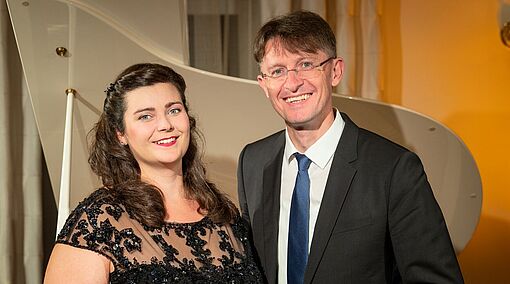 Portraitbild der Sängerin Henriette Gödde und des Pianisten Michael Schütze