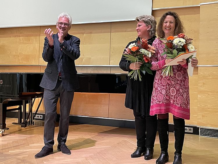 Außerplanmäßige Professuren an Natalia Petrowski (l.) und Anja Greve/Foto: Stefanie Pilz