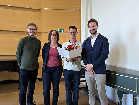Vergabe des Lehrpreises 2024: (v.l.n.r.) Oliver Franz, Andrea Schnelte, Prof. Jan Donner, Prof. Lars Seniuk/Foto: Stefanie Pilz