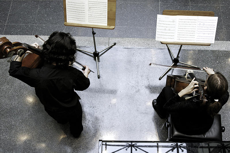 2 Cellospielerinnen/Foto: Christian Debus