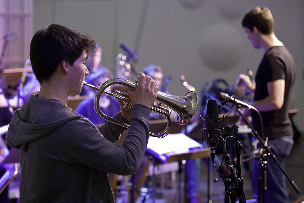 Solist in Probe des hfmdd jazz orchestra/Foto: Ronny Waleska